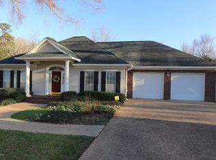 332 Longwood Dr, Meridian, MS 39305