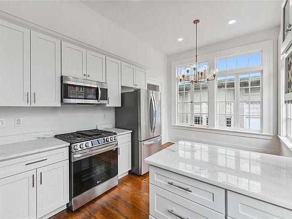 4th image of 1501 General Taylor St #302