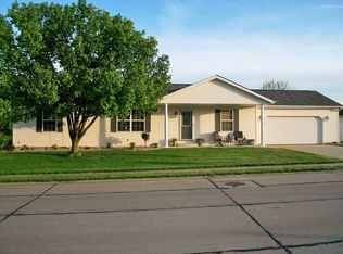 120 W Harrisonville Dr, Valmeyer, IL 62295