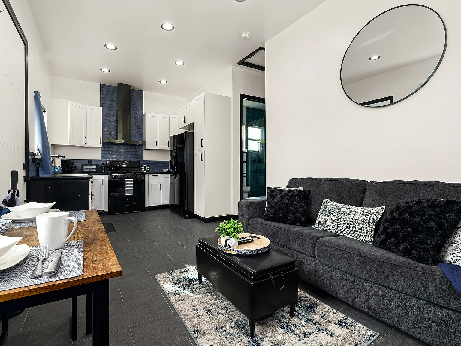 1 bed, 499 sqft, $3,500 — Photo 1