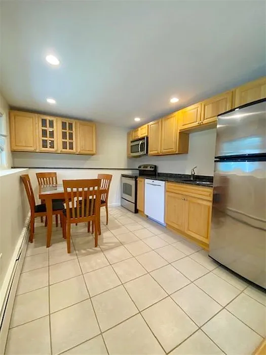 Building Photo - 126 Clifton St #3