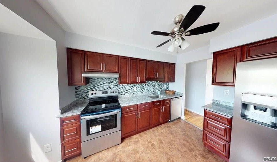 1st image of 17 Pineaire Ave