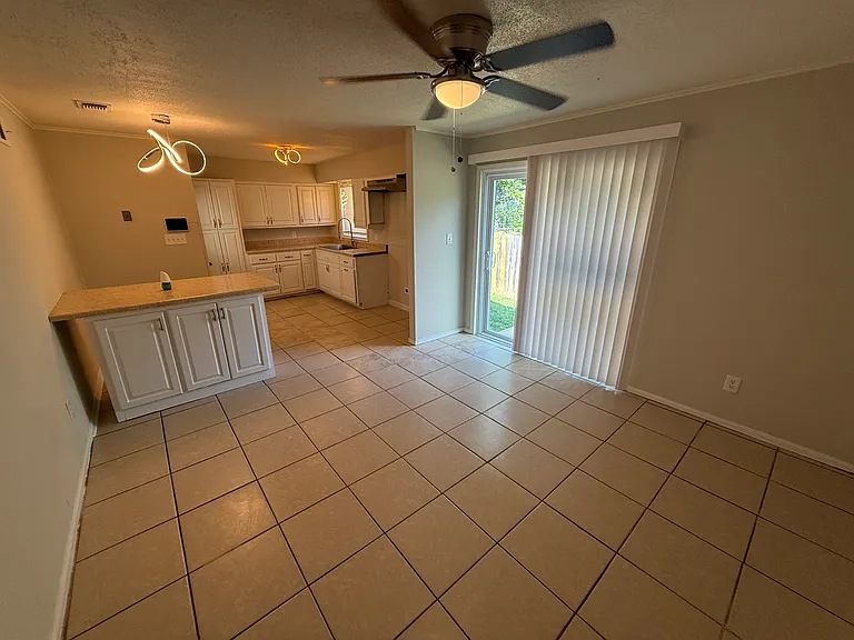 3310 William Tell Dr — Photo 3