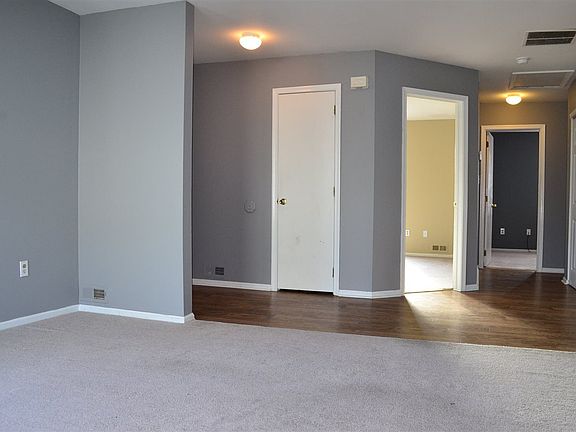4th image of 131 Yorktown Blvd #131