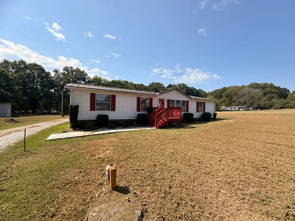 3 bed, 1512 sqft, $1,850 — Photo 2