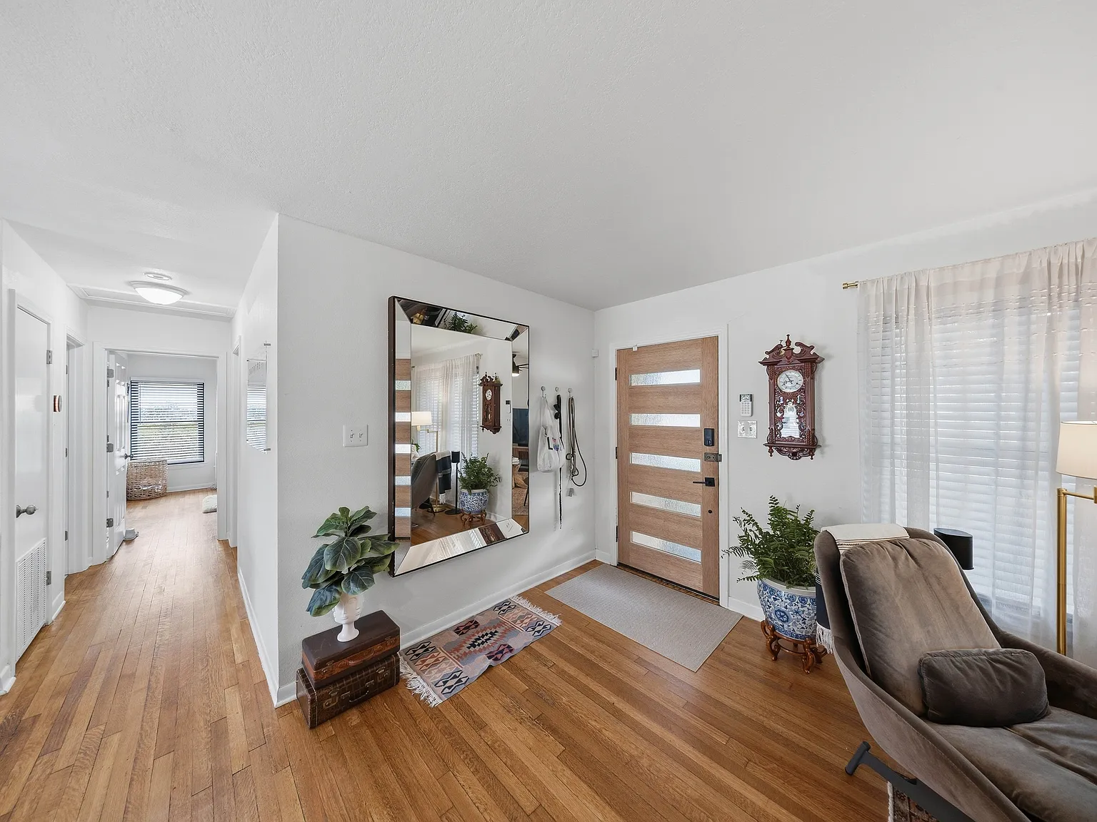 3 bed, 1228 sqft, $2,195 — Photo 3