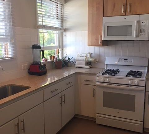 2nd image of 1008 Elkgrove Ave