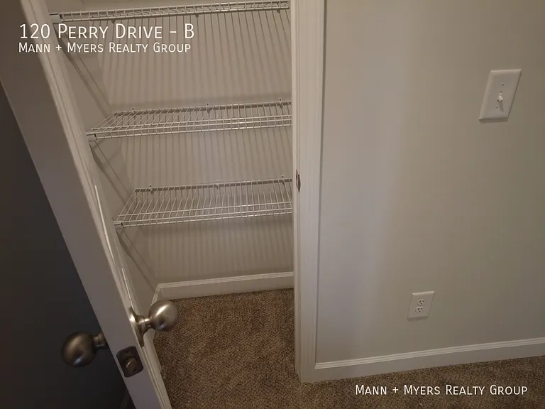 120 Perry Dr #B — Photo 16