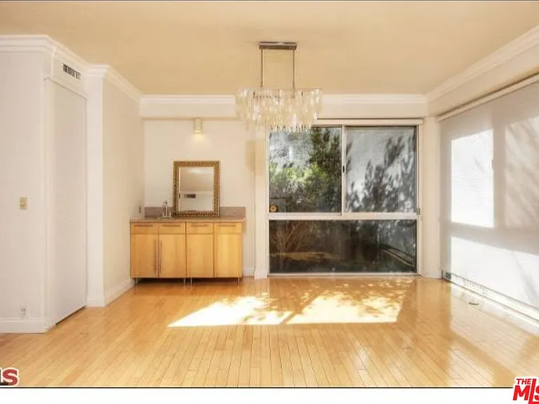 318 N Maple Dr #C106 — Photo 7