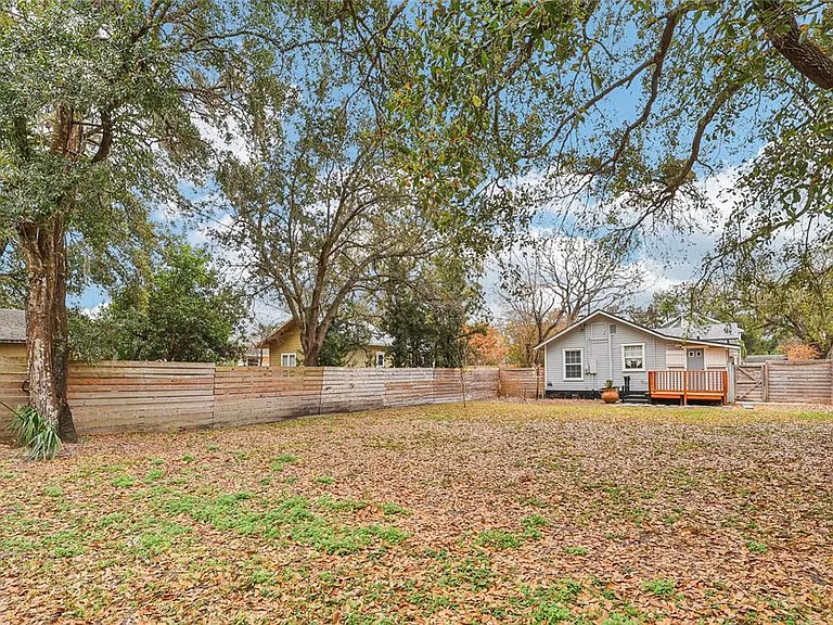 137 E Grant St — Photo 30