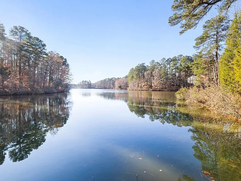 Scenic Views of Lake Lynn