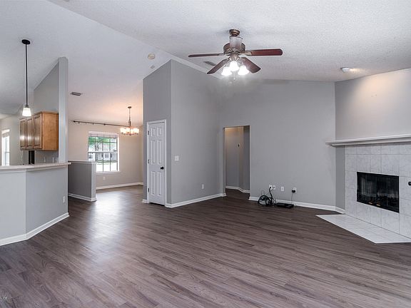 3rd image of 2766 Archer St