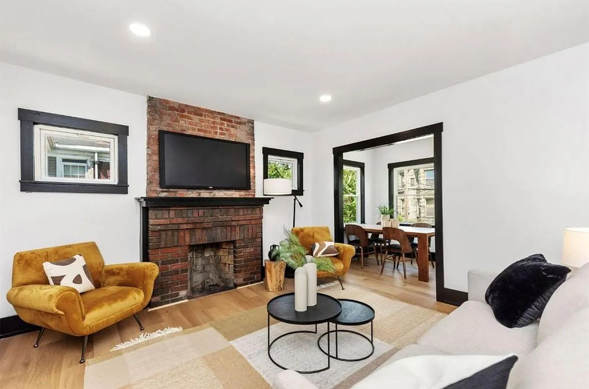 2 bed, 1065 sqft, $1,800 — Photo 3