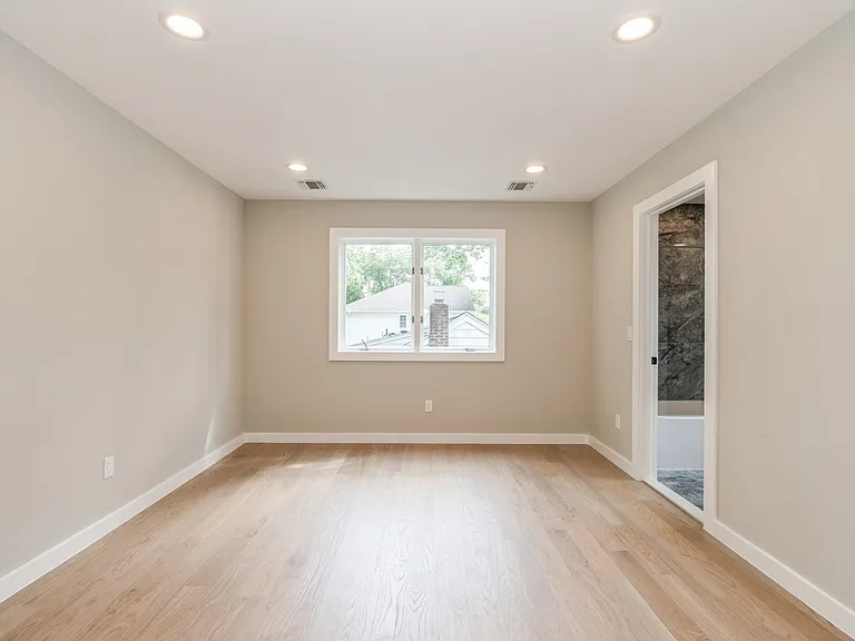 66 E Gramercy Pl — Photo 18