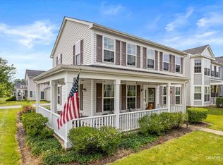 909 Four Seasons Blvd, Aurora, IL 60504