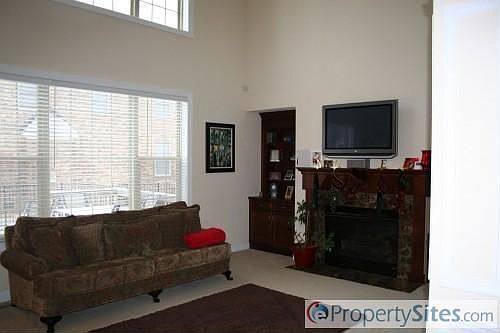 3rd image of 800 Rockglen Cir