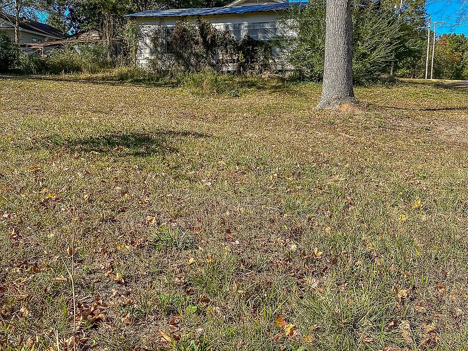 2nd image of 2737 Haynesville Hwy