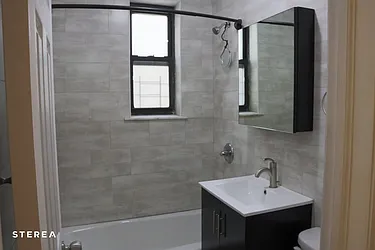 Rented by Sterea Agency