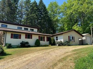 60 Poplar Ln, Russell, PA 16345