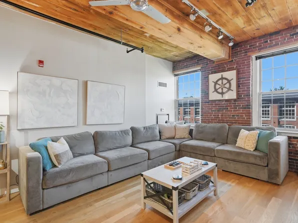130 John St Unit 358, Lowell, MA 01852