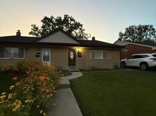 9428 N Oak Ave, Des Plaines, IL 60016