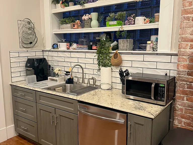 28 N Pearl St #3 — Photo 8