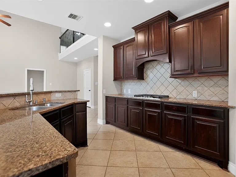 6535 Arroyo Springs Ln — Photo 27