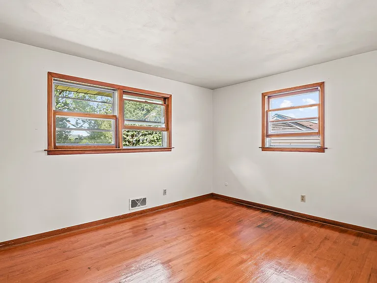 408 S Jensen Rd — Photo 15