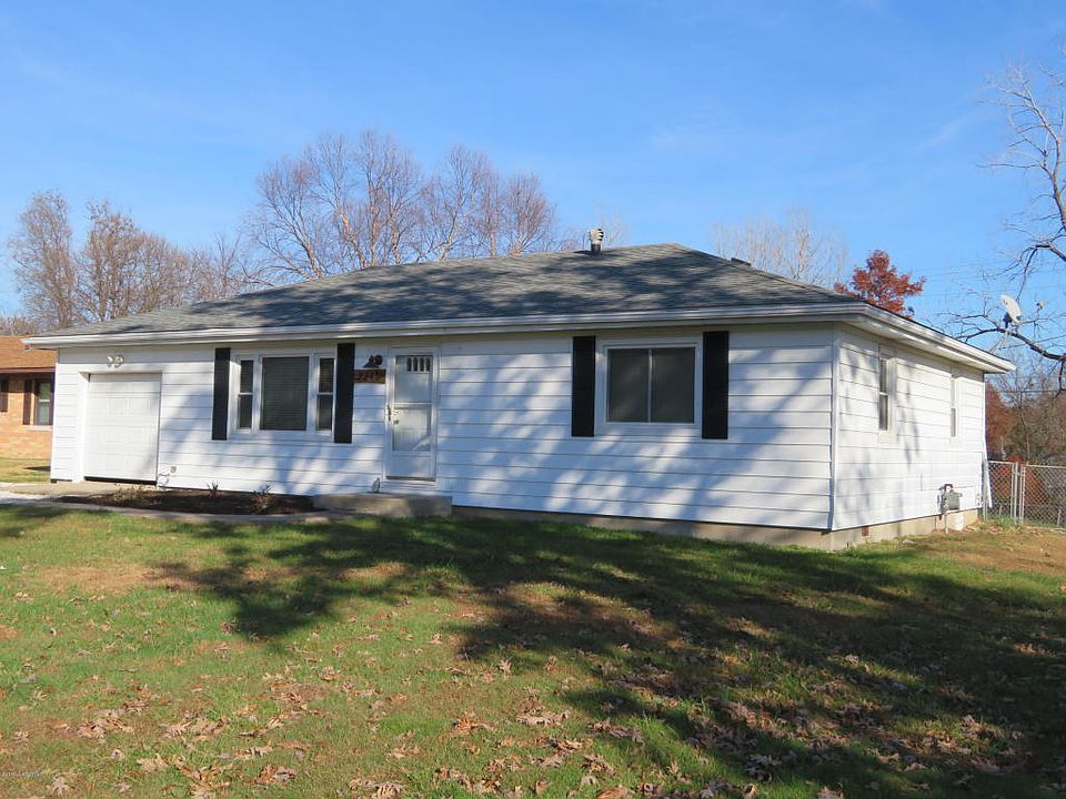 1st image of 2215 S Country Club Dr
