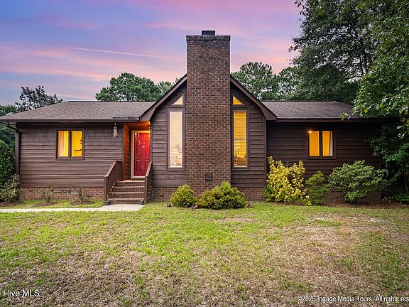 3rd image of 102 Southridge Drive