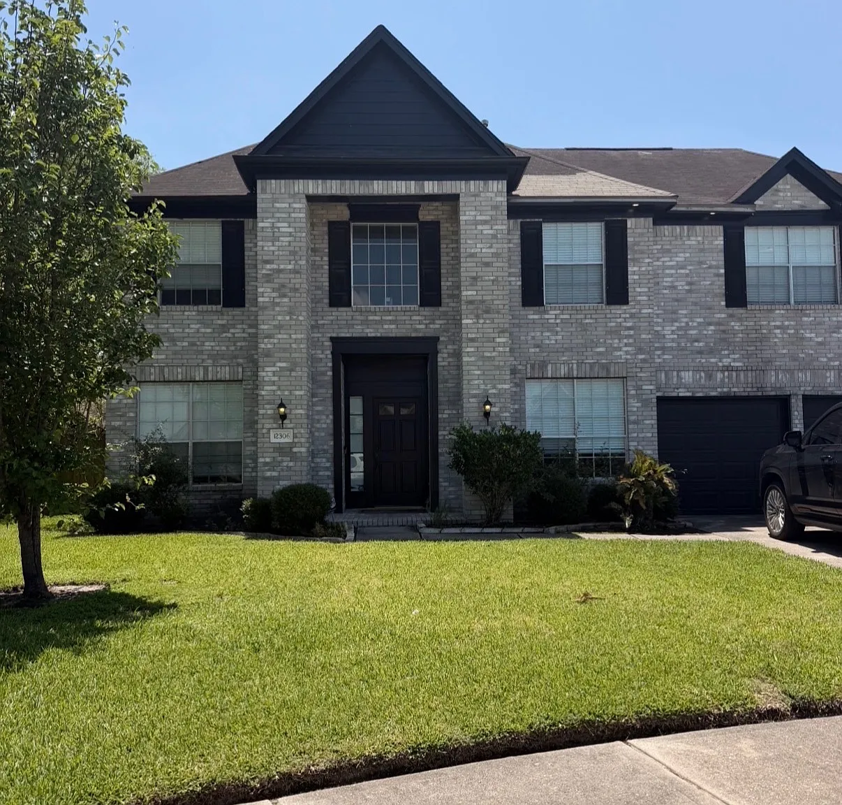 4 bed, 2.5 bath, 2839 sqft, $2,800 — Photo 1