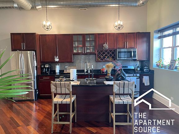 2nd image of 1116 W Leland Ave APT 2B