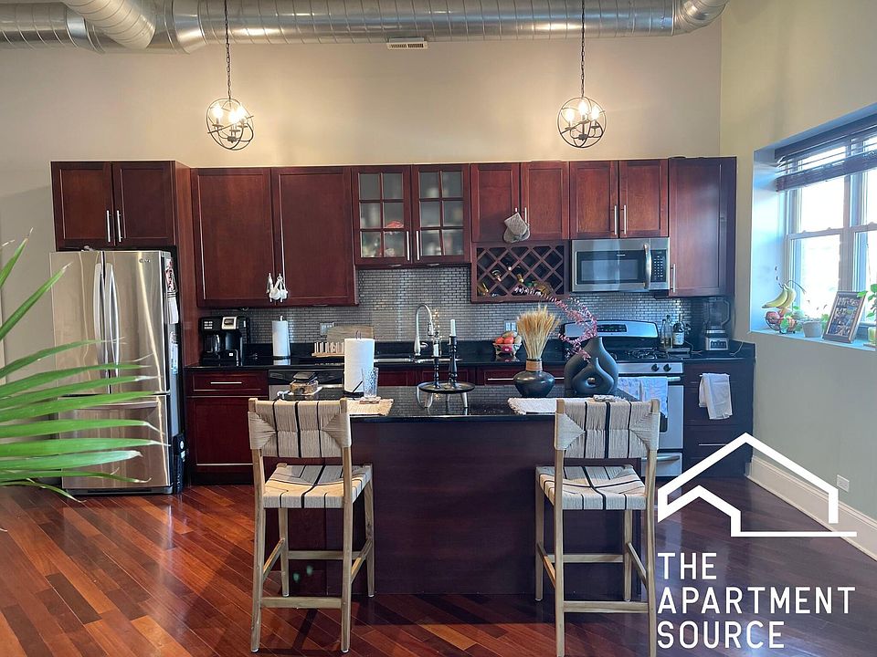 1st image of 1116 W Leland Ave #2