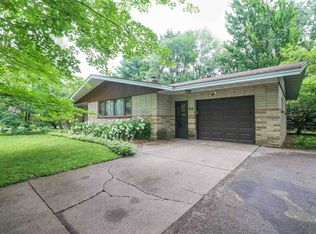 20 Hazelwood Dr, Stevens Point, WI 54481