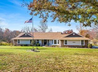 1 Walnut Park Ct, Saint Peters, MO 63376