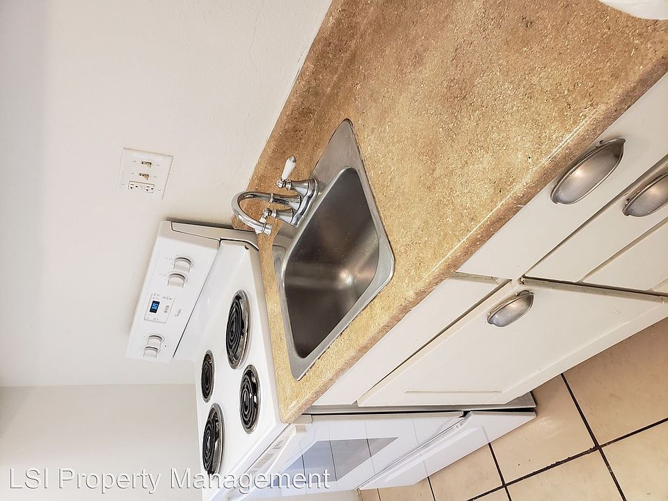 1st image of 2565 Lynnwood St APT 26