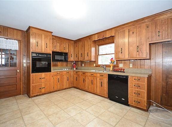 5th image of 2315 Hillmont Dr