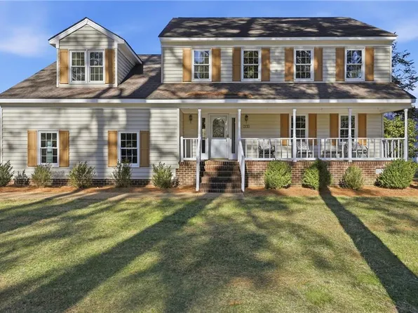 378 Pagan Rd, Smithfield, VA 23430