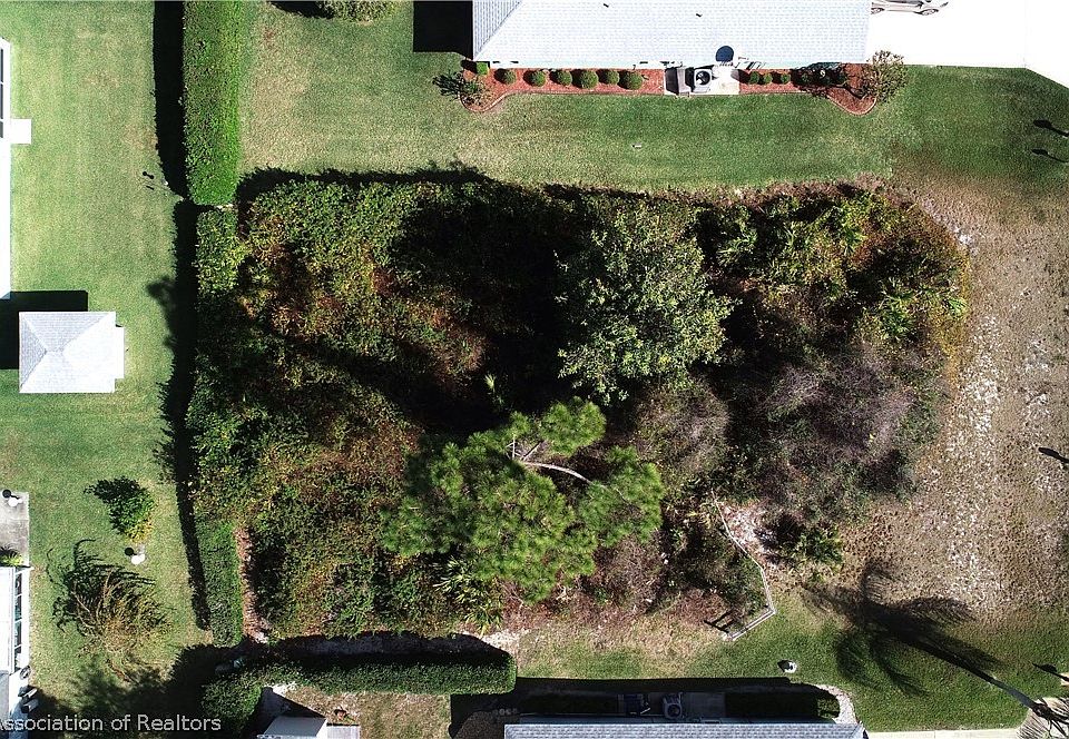 2nd image of 514 Maravilla Ave