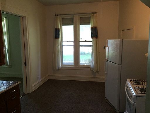 5th image of 1009 Division St S APT 1