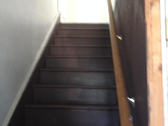 3rd image of 23 1/2 Shaver St