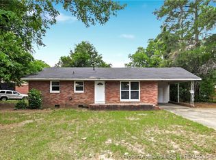 1928 Crestview Dr, Fayetteville, NC 28304