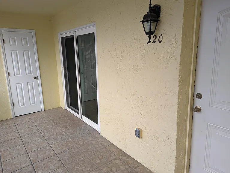 3135 Shady Dell Ln #220-S3135-220 — Photo 14