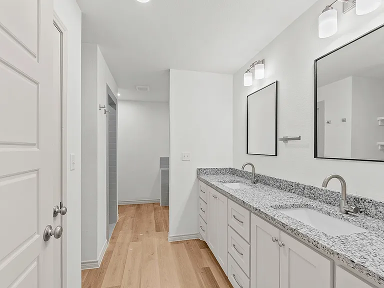 14902 North Cres #1200 — Photo 17