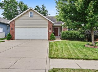 453 Andover Dr, Valparaiso, IN 46383