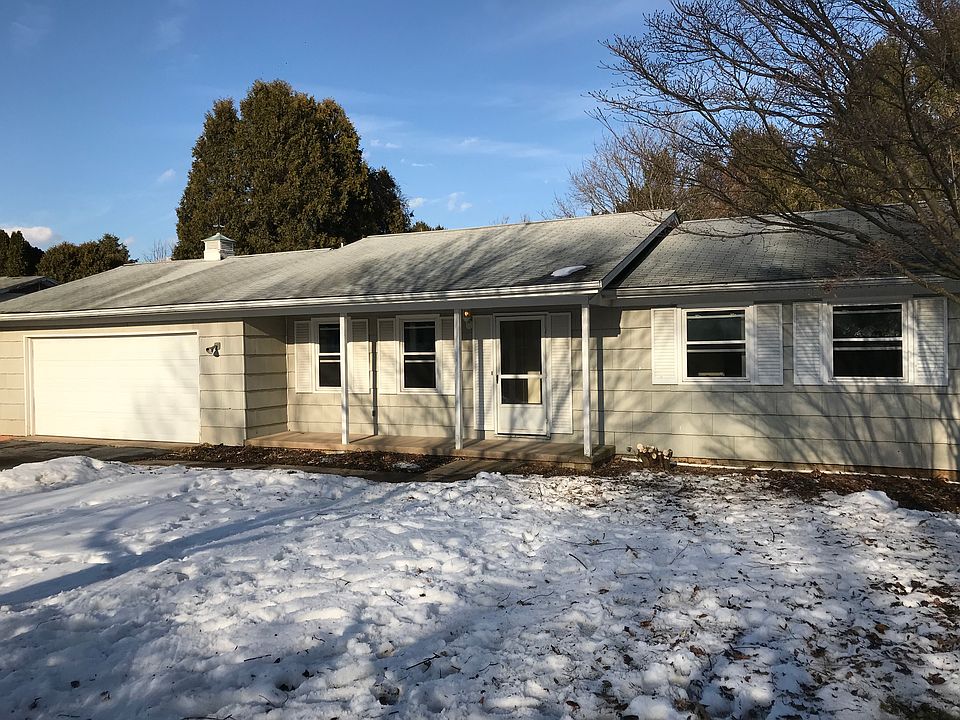 2nd image of 1017 Saxton Dr