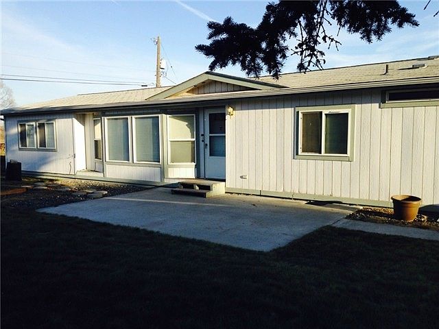 1st image of 10556 Park Dr NE