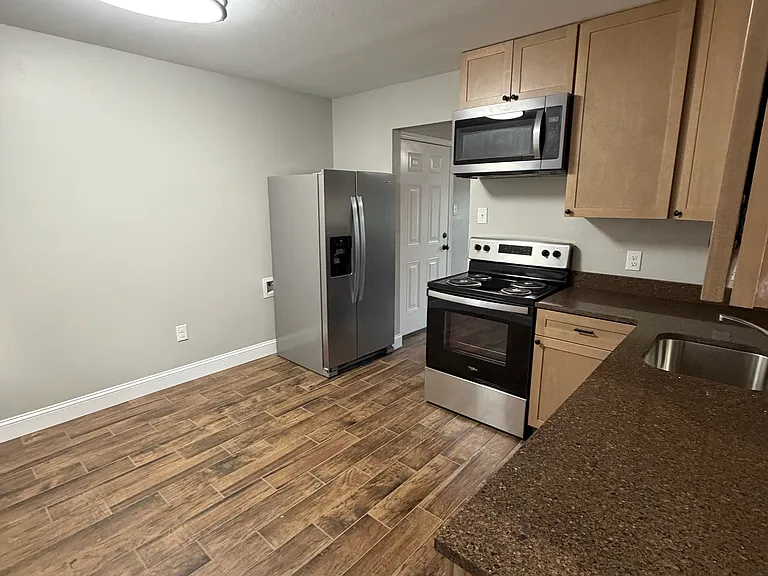 901 E East St #A — Photo 25
