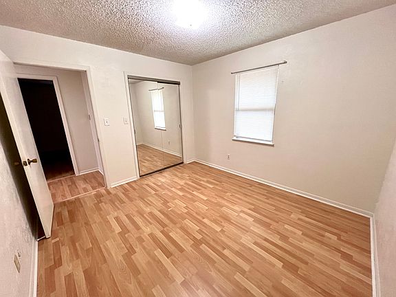 5th image of 1303 Bellaire St