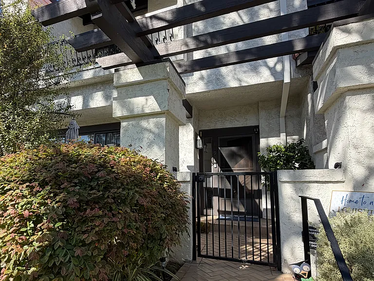 1492 Palisades Dr — Photo 17